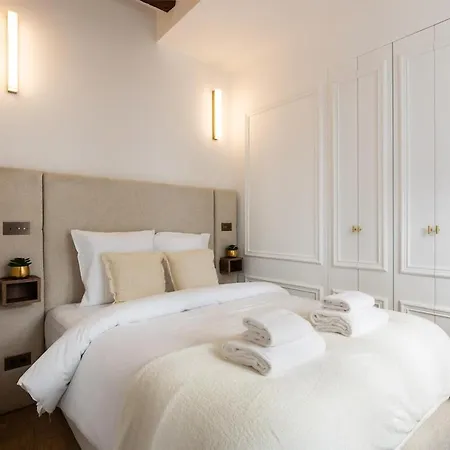 2#new 4 People - Saint-germain Notre-dame * Paris